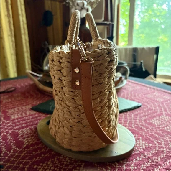 JustFab Tan Woven Tote Bag - Picture 2 of 16